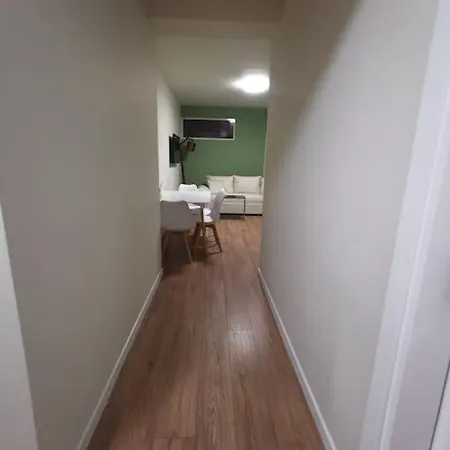 Center With Balcony *