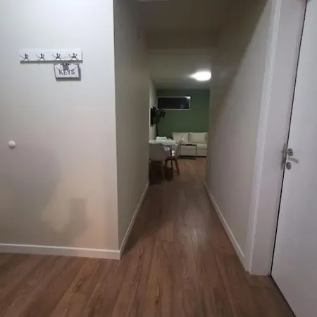 Center With Balcony *