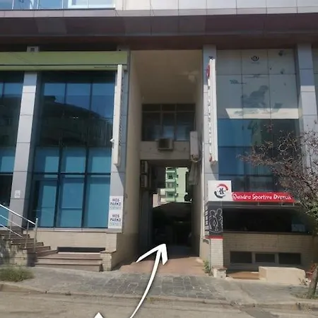 Apartment Center With Balcony *